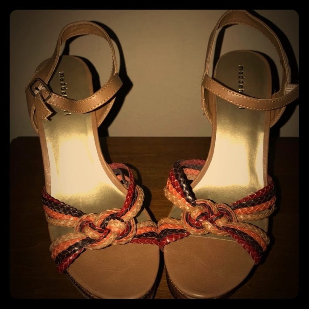 IN SEARCH OF THESE. MADDEN GIRL ROLLIEE SIZE 11